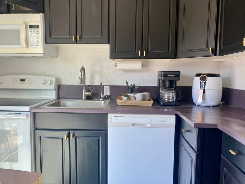 More Photos Of 99 Bartlett St, Reno Apartments For Sale