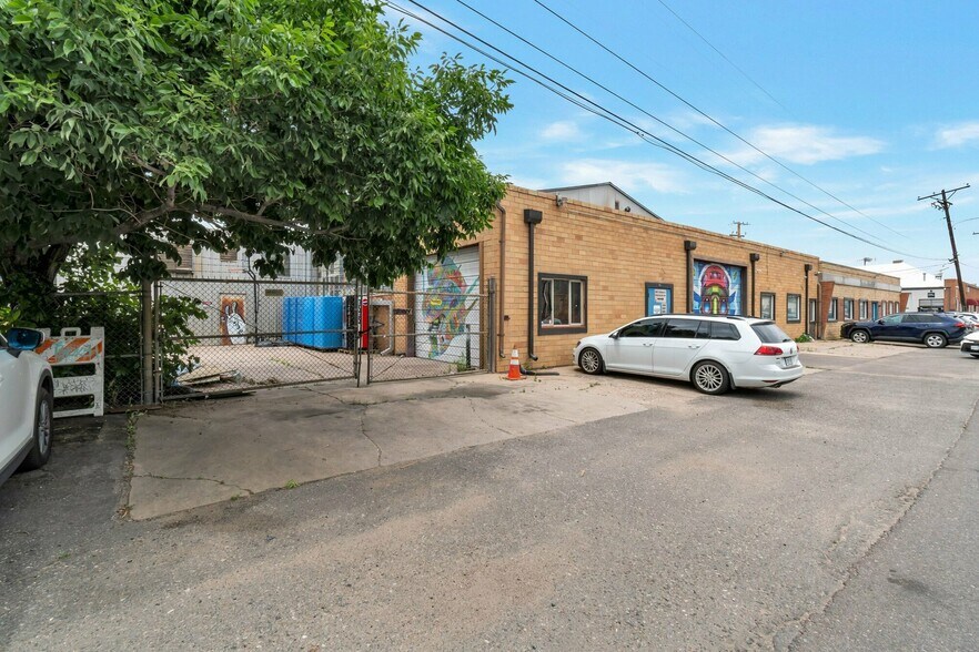 More Photos Of 2401 S Delaware St, Denver Manufacturing For Sale