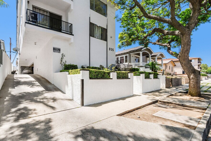 More Photos Of 935 W 10th St, San Pedro Apartments For Sale