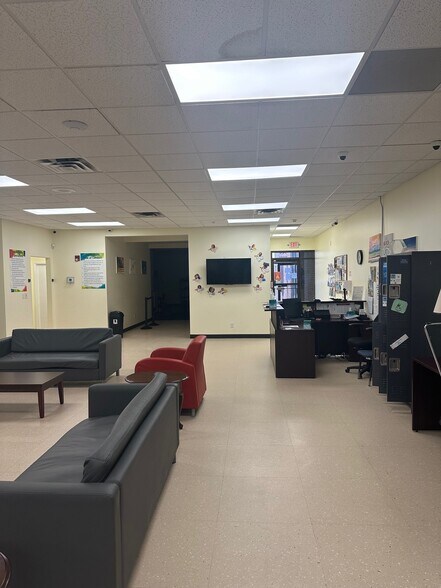 More Photos Of 144-150 Main St, Lockport Freestanding For Lease