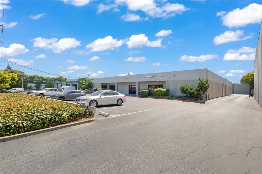 More Photos Of 290-302 Brokaw Rd, Santa Clara Warehouse For Sale