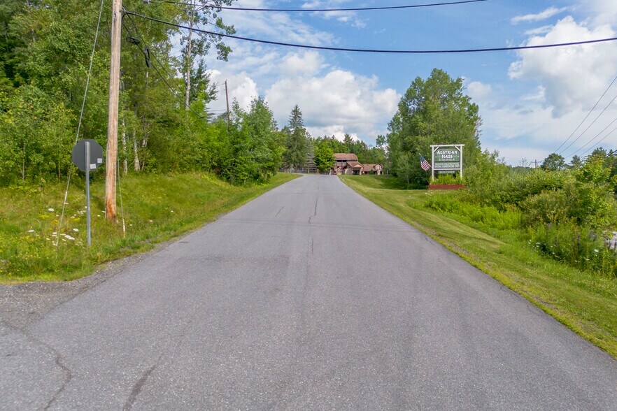 More Photos Of 6 Abroad Rd, West Dover Hotel For Sale