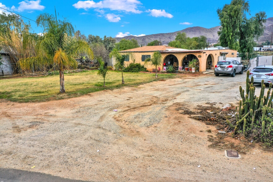 More Photos Of 7081 Valley Way, Jurupa Valley Specialty For Sale