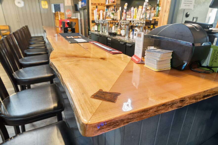 More Photos Of 2015 1st St, Tillamook General Retail For Sale