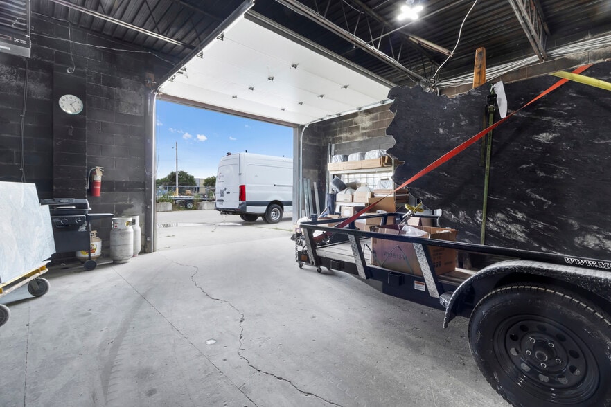 More Photos Of 1306 Bedford St, Indianapolis Warehouse For Sale