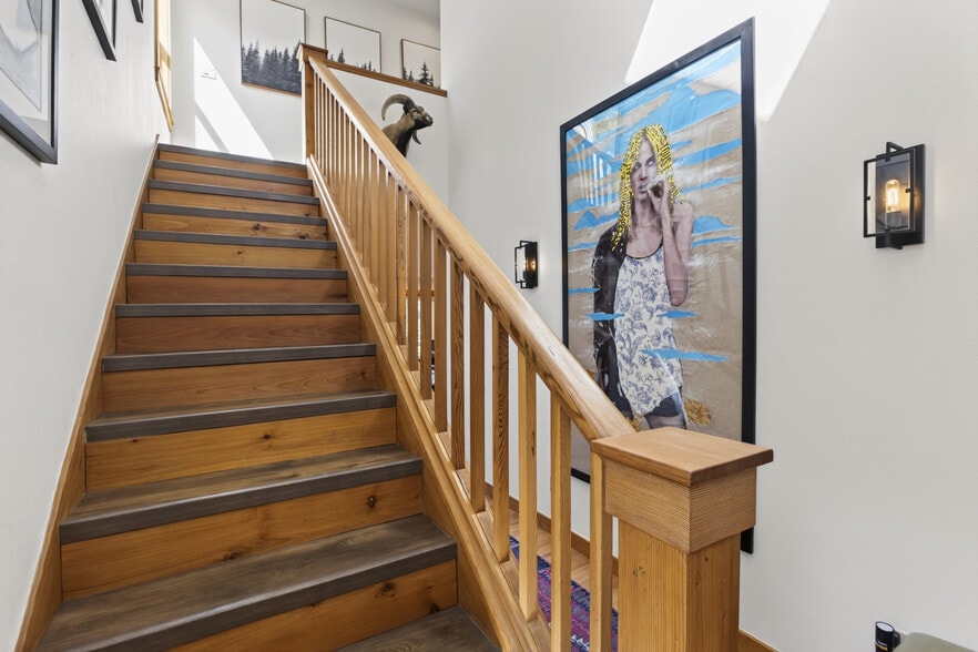 More Photos Of 407 Huskey Rd, Mosier Specialty For Sale