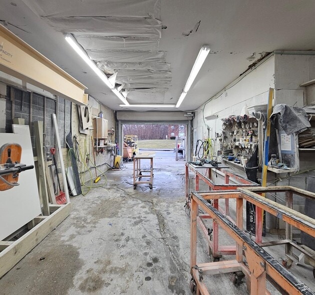 More Photos Of 87 Ronkonkoma Ave, Ronkonkoma Warehouse For Sale