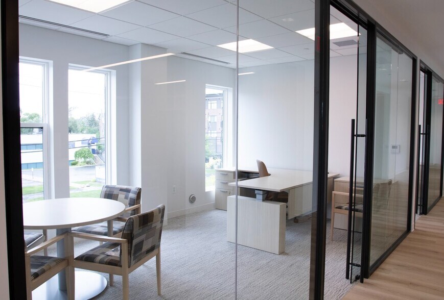 More Photos Of 27 S Squirrel Rd, Auburn Hills Coworking Space