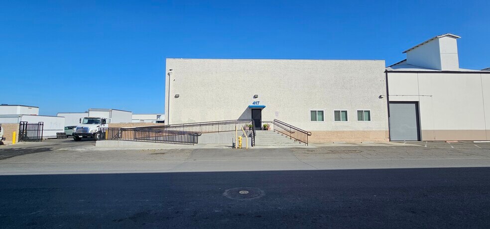 Primary Photo Of 417-421 E Commercial St, Anaheim Warehouse For Lease