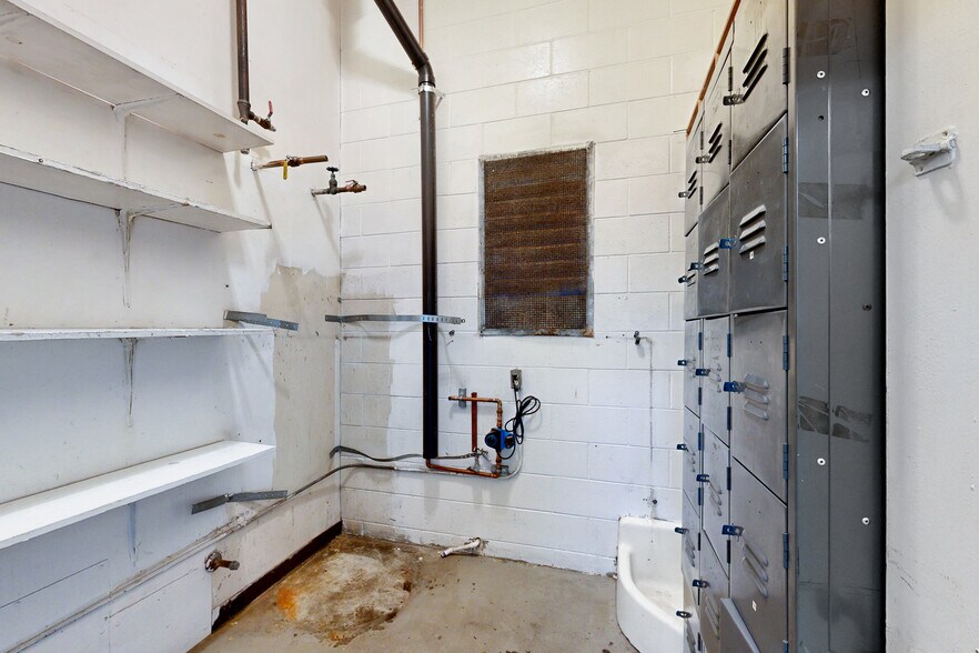 More Photos Of 5862-5872 Doyle St, Emeryville Restaurant For Sale