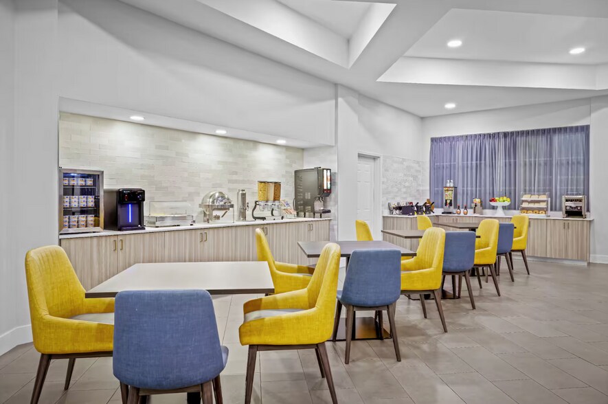 Primary Photo Of 8730 NW 27th St, Miami Hotel For Sale