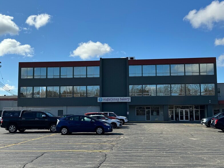 More Photos Of 3502-3640 E State St, Rockford Unknown For Lease