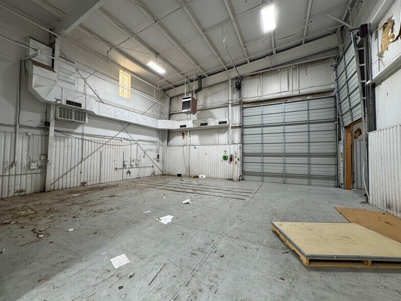 More Photos Of 7700 E 38th St, Tulsa Manufacturing For Lease