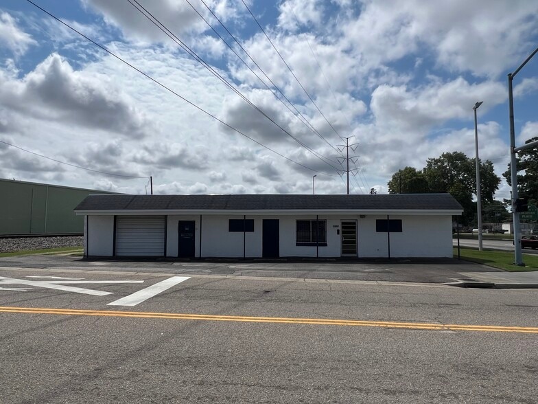 More Photos Of 3205 Tait Ter, Norfolk Manufacturing For Sale