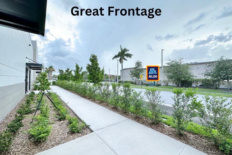 More Photos Of 230 N Congress, Lake Park Flex For Lease