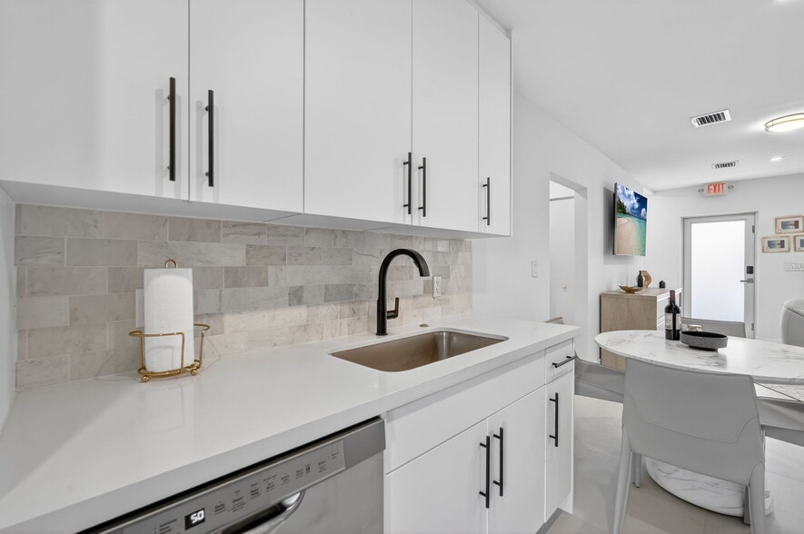 More Photos Of 8109 Harding Ave, Miami Beach Specialty For Sale