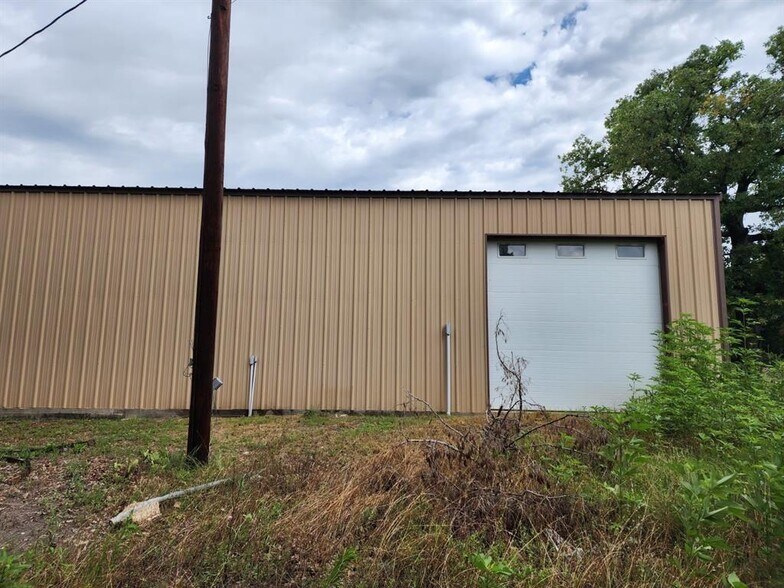 More Photos Of 19219 Hog Eye Rd, Manor Light Distribution For Lease