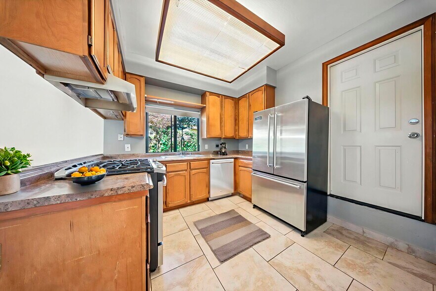 More Photos Of 1523-1527 Verdi St, Alameda Apartments For Sale