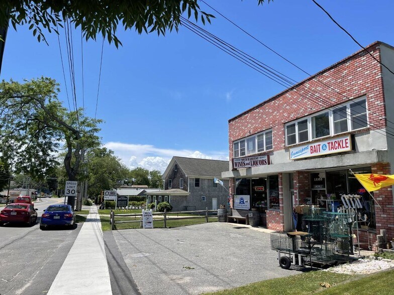 More Photos Of 13355 Main Rd, Mattituck Storefront Retail Office For Lease
