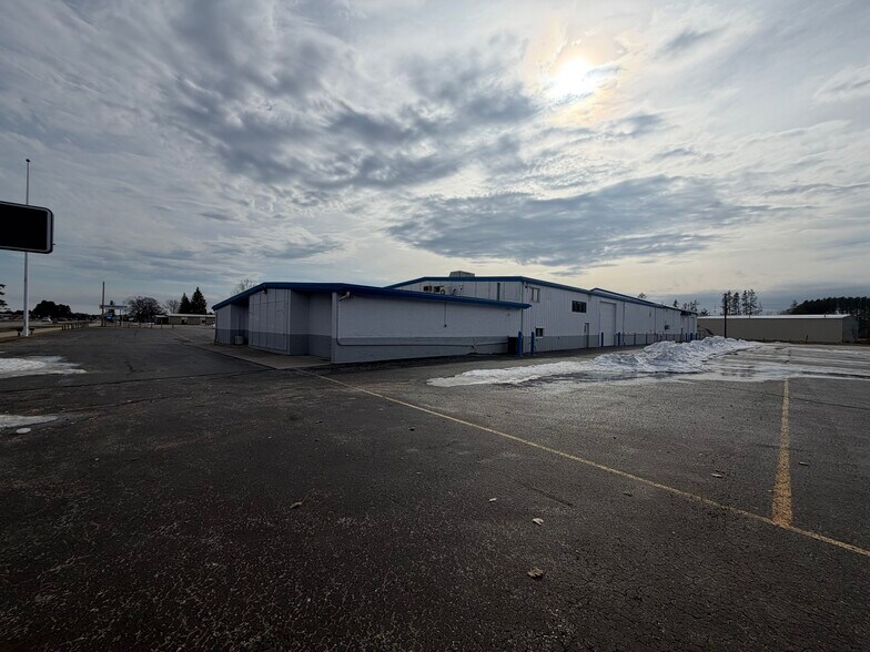 More Photos Of 2905 N Lincoln Rd, Escanaba General Retail For Sale