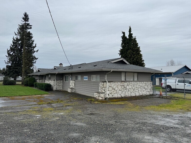 More Photos Of 1124 Valley Ave NW, Puyallup Service For Lease