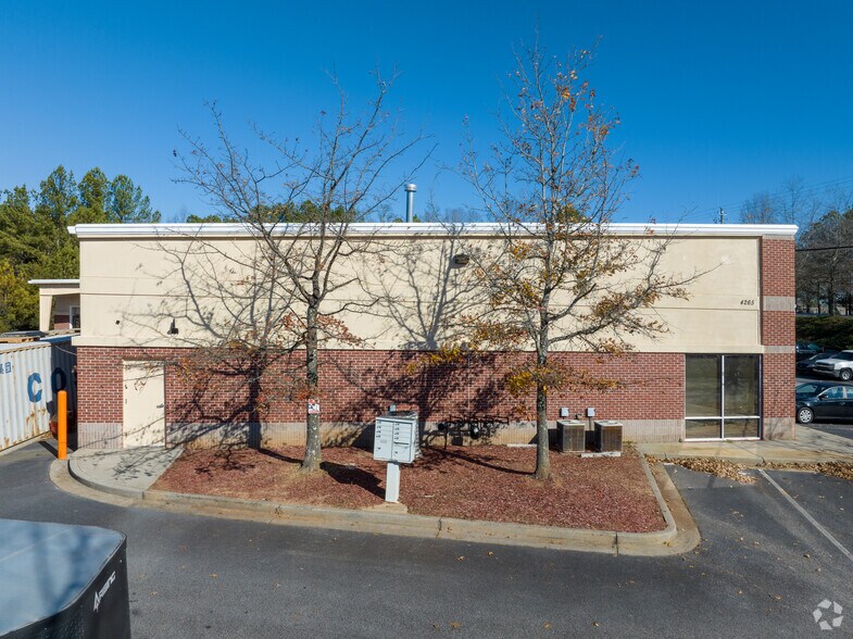 More Photos Of 4265 Creek Park Dr, Suwanee Warehouse For Lease