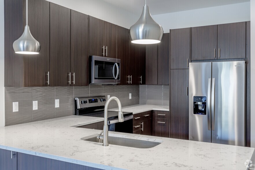 More Photos Of 10401 College Blvd, Overland Park Apartments For Lease