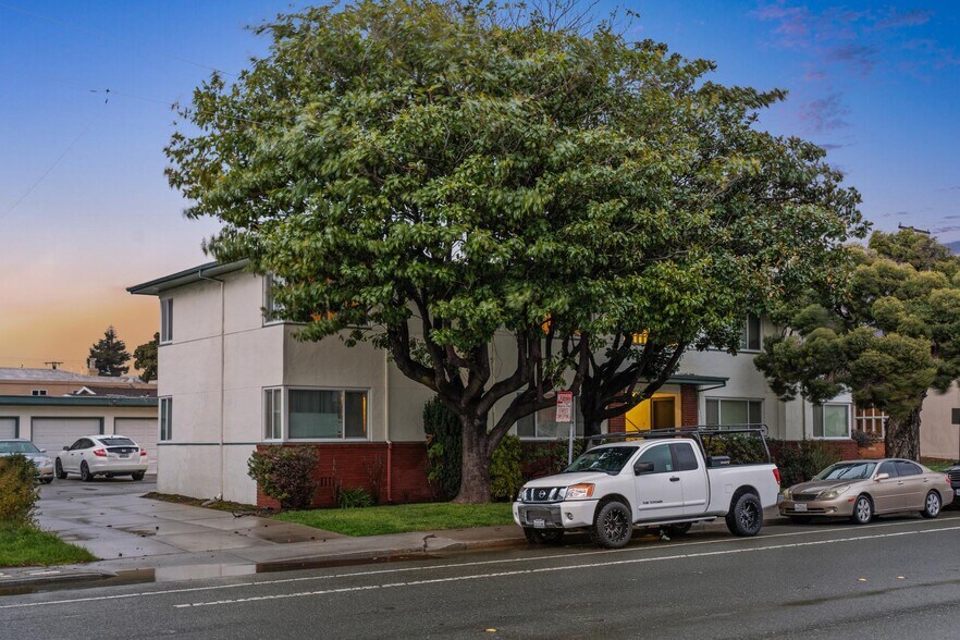 More Photos Of 3321 Barrett Ave, Richmond Apartments For Sale
