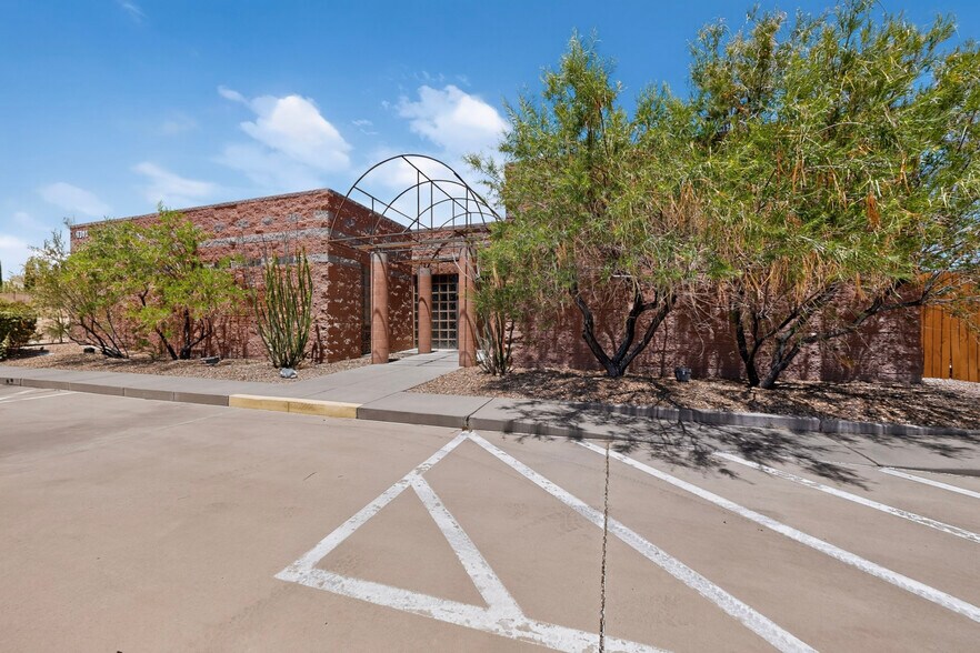 More Photos Of 6311 Montano Rd, Albuquerque Medical For Sale