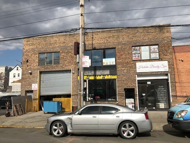 Primary Photo Of 1710 Bronxdale Ave, Bronx Showroom For Sale
