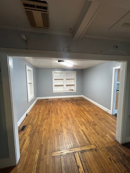 More Photos Of 1058 St Andrews Rd, Columbia General Retail For Sale