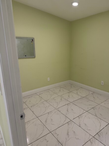 More Photos Of 1610 E Sahara Ave, Las Vegas Freestanding For Sale