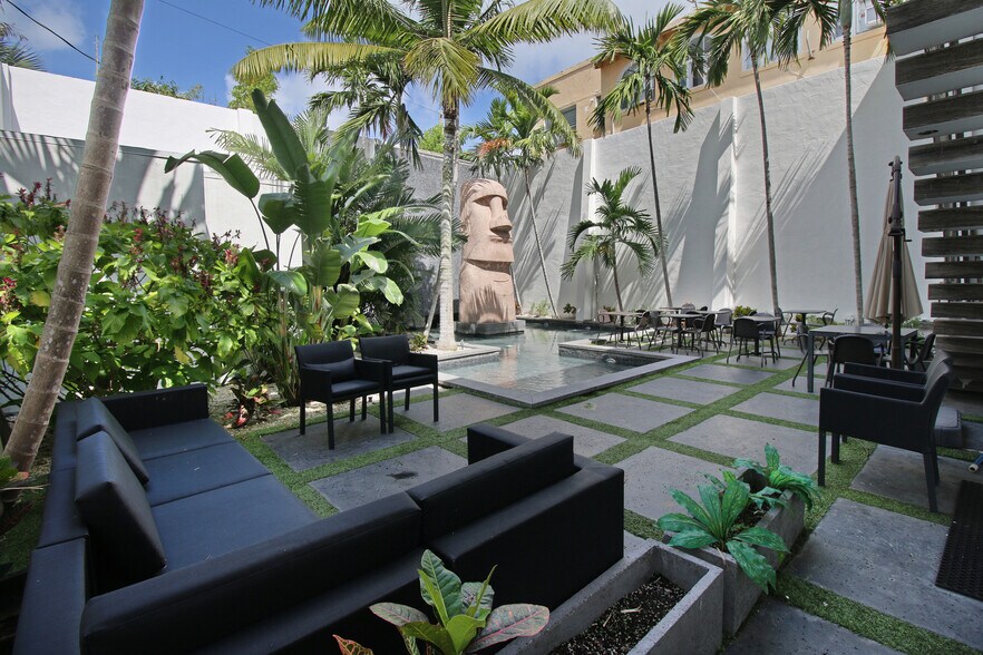 More Photos Of 1542 Washington Ave, Miami Beach Restaurant For Sale