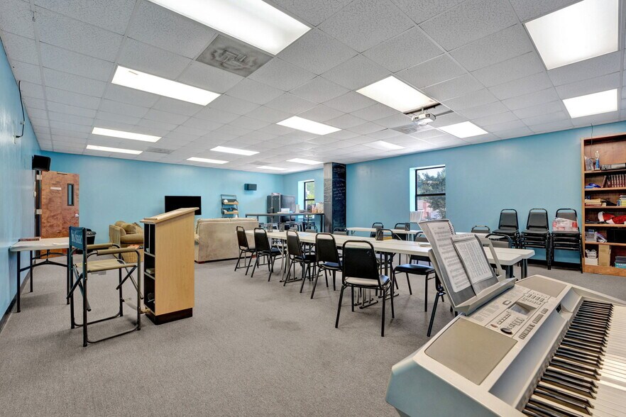 More Photos Of 3232 Covington Pike, Memphis Religious Facility For Sale