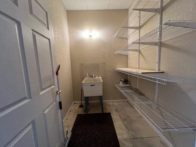 More Photos Of 2742 Barney Ct, McHenry Warehouse For Lease