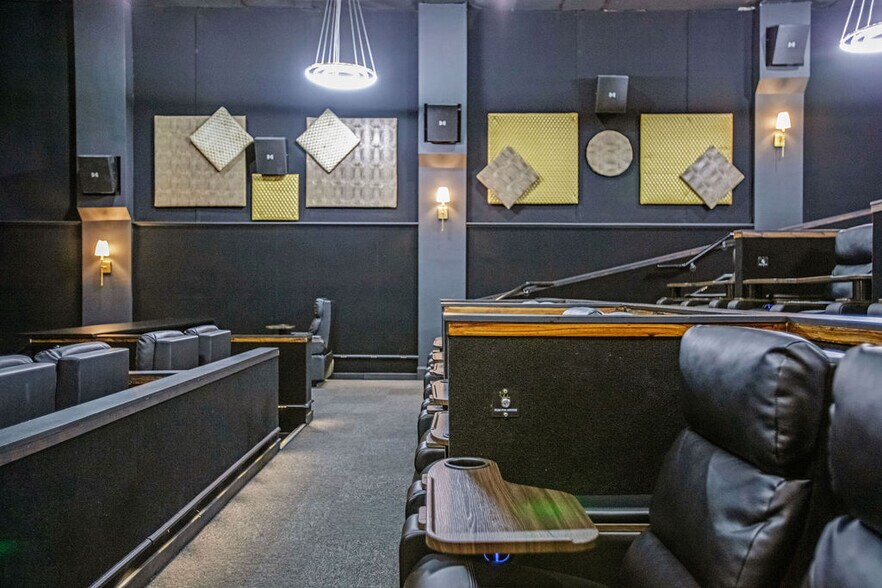 More Photos Of 4000 Fort Campbell Blvd, Hopkinsville Movie Theatre For Sale