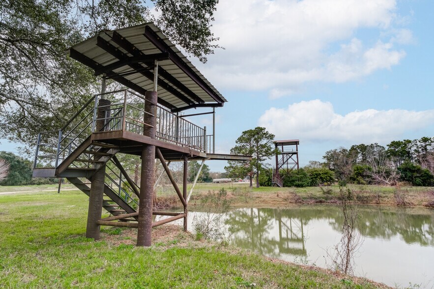 More Photos Of 850 County Road 149, Alvin Land For Sale