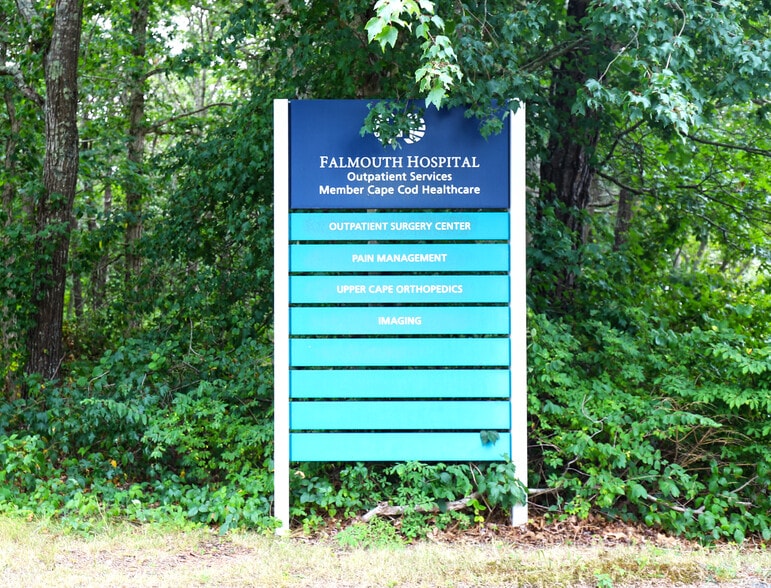 More Photos Of 33 Edgerton Dr, North Falmouth Medical For Sale