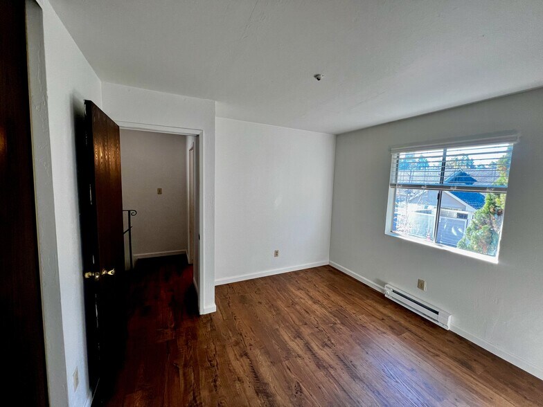 More Photos Of 7111 Marsh Way, Cotati Apartments For Sale