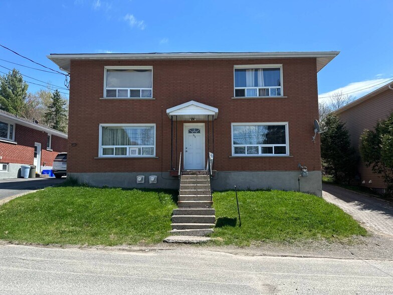 Primary Photo Of 372 Marshall Ln, Sudbury Apartments For Sale