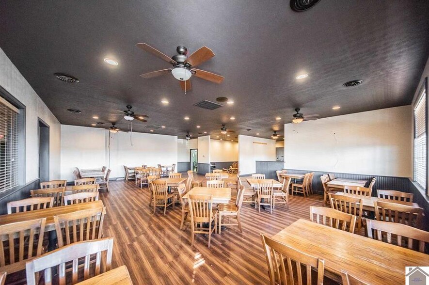 More Photos Of 7052 Benton Rd, Paducah Restaurant For Sale