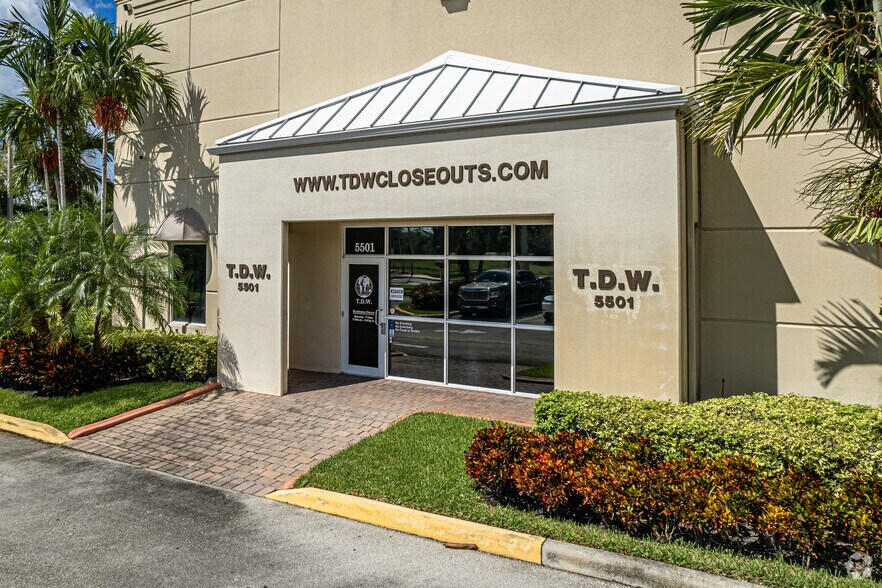 More Photos Of 5501-5553 N Nob Hill Rd, Sunrise Light Distribution For Lease