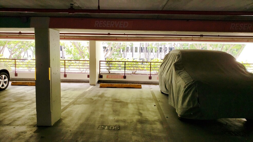 More Photos Of 725 Kapiolani Blvd, Honolulu Office For Sale