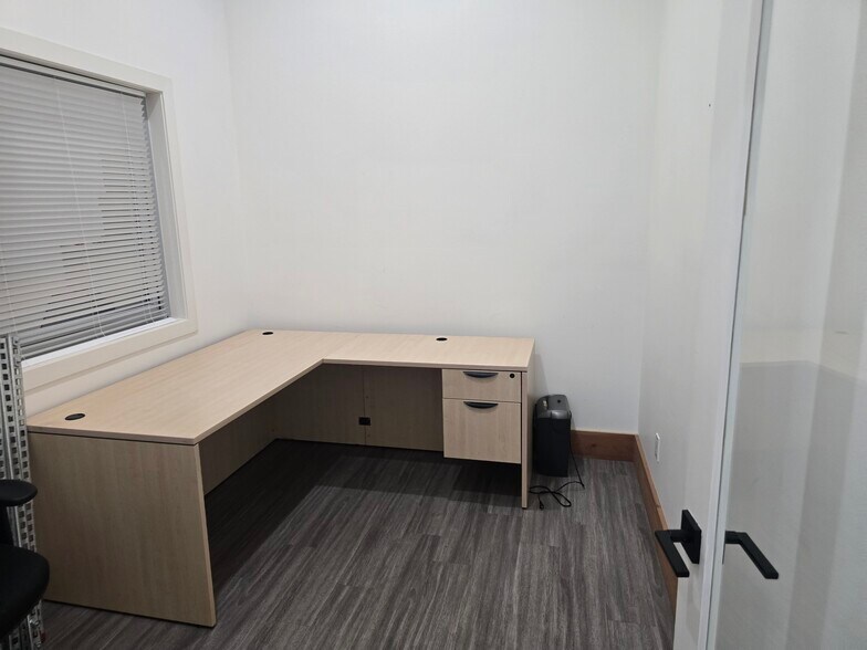 More Photos Of 6039 196 St, Surrey Showroom For Sale