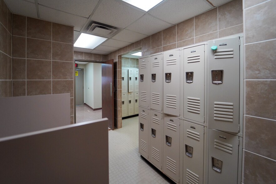 More Photos Of 8609 Lone Tree Rd, Victoria Industrial For Sale