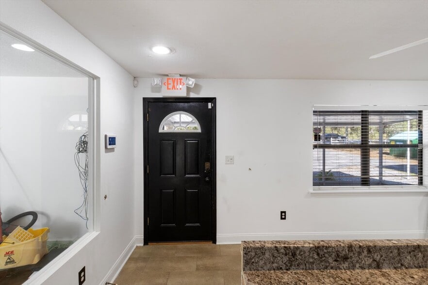 More Photos Of 7630 W Dunnellon Rd, Dunnellon Office For Sale