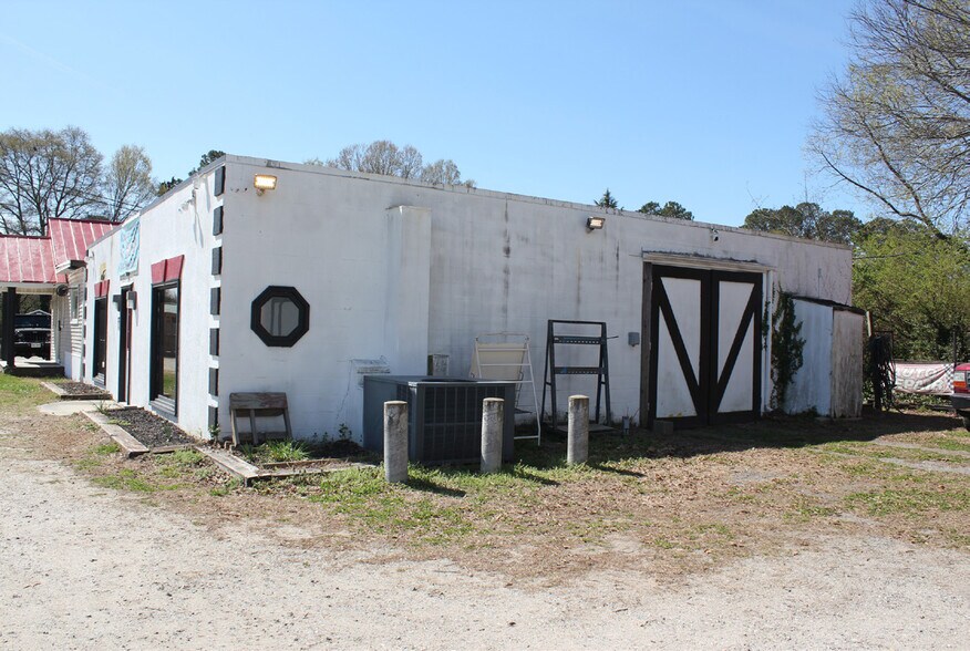 More Photos Of 3736 George Washington Memorial Hwy, Hayes General Retail For Sale