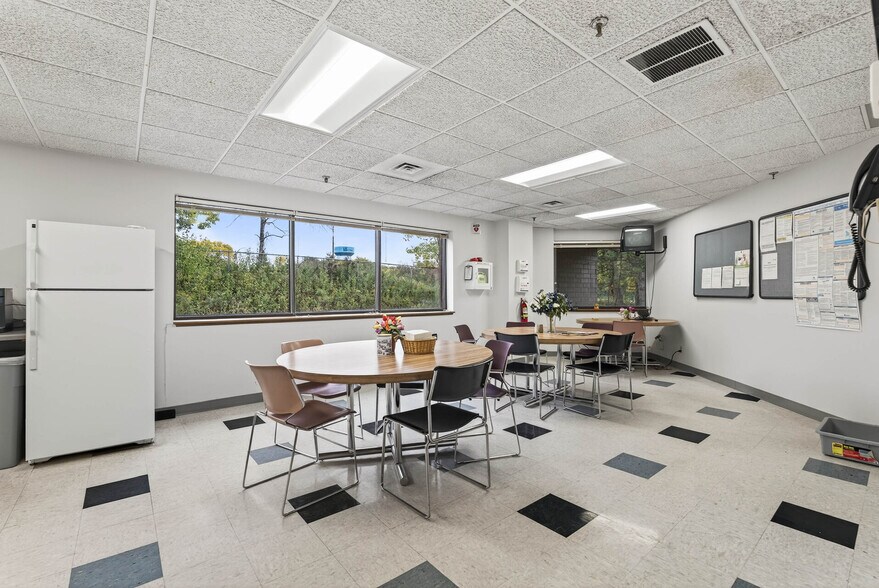 More Photos Of 601 2nd Ave S, Hopkins Office For Lease