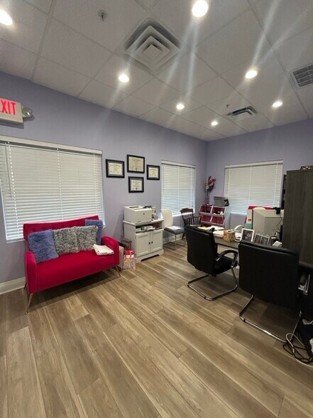 More Photos Of 7955 Airport Pulling Rd, Naples Medical For Lease