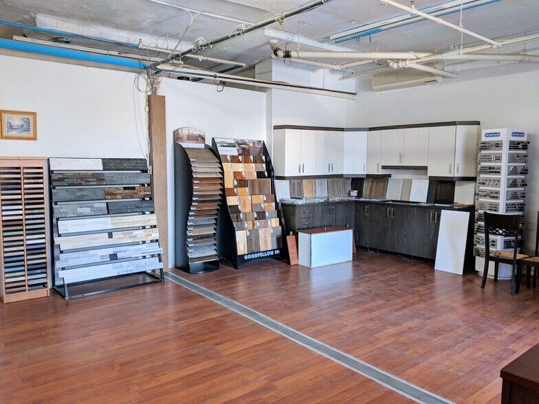 More Photos Of 7314 Av René-Descartes, Montréal Industrial For Sale